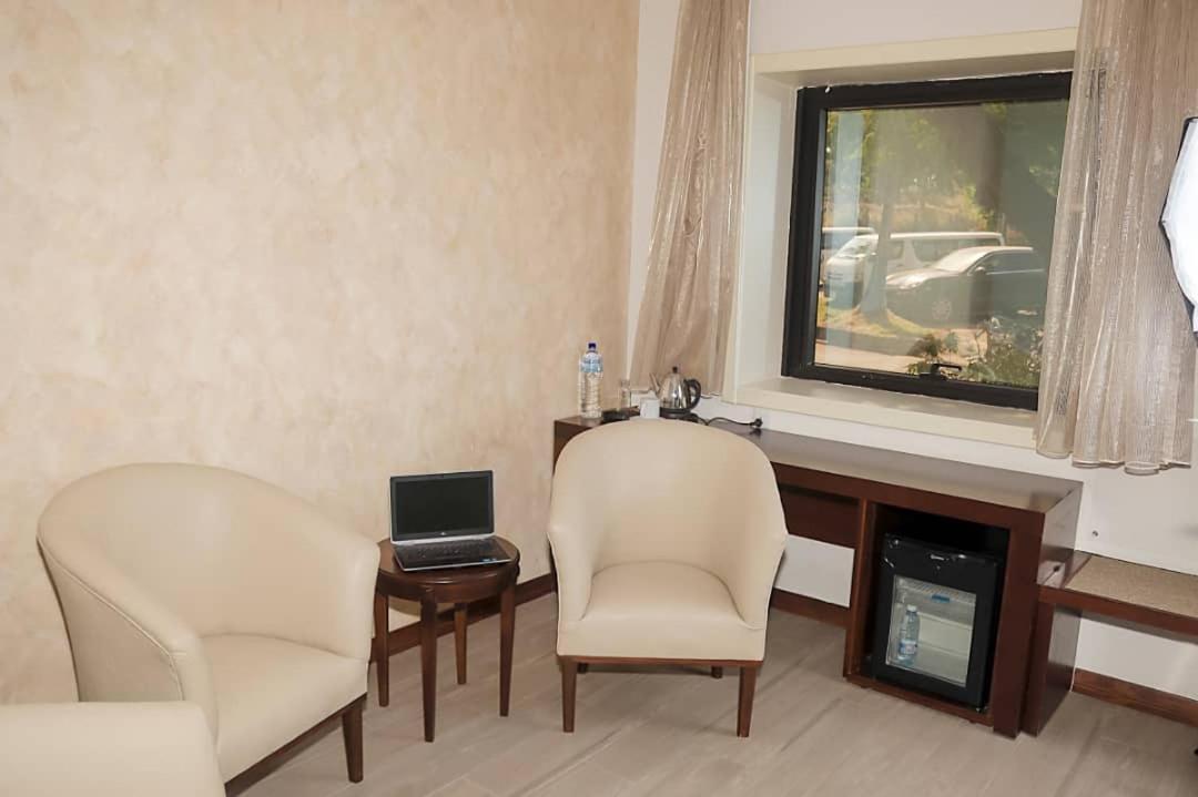 Mamba Point Hotel ฟรีทาวน์ ภายนอก รูปภาพ